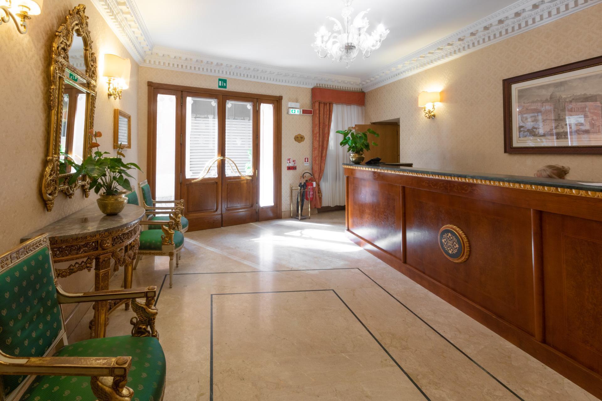 霍西亚努皇宫酒店 罗马 外观 照片